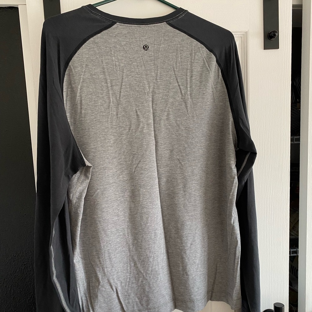 Lululemon cuffed Henley long sleeve
